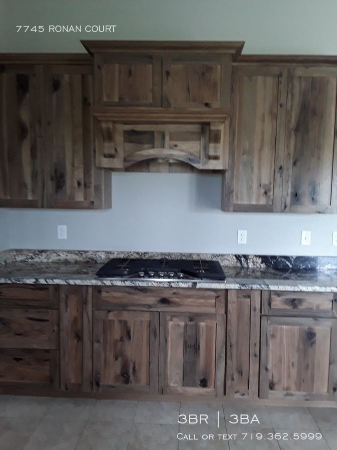 7745 Ronan Ct - Photo 3 of 16