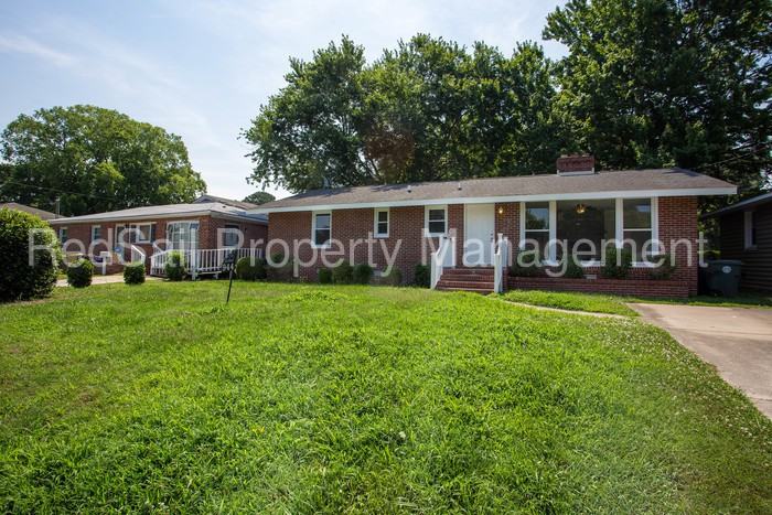 944 South Ave - Photo 3 of 20