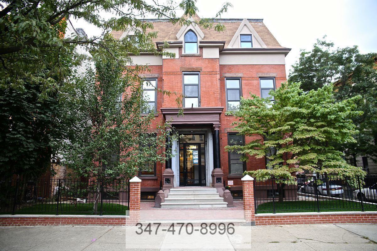 Yard, Luxury, Laundry, No Fee #2