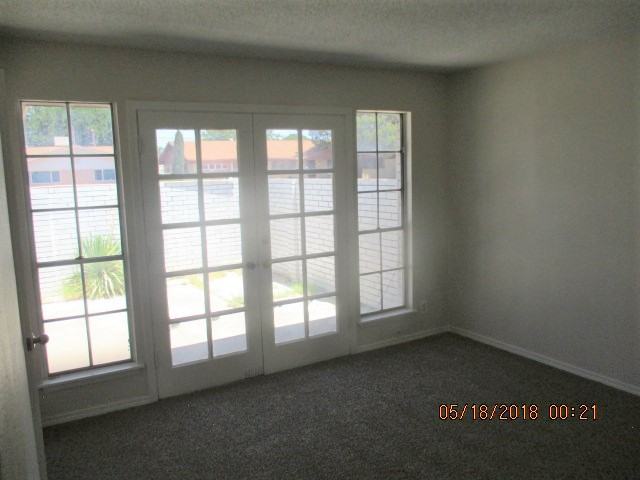 8208 Parkland Dr - Photo 2 of 17