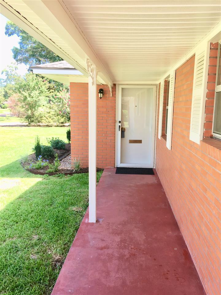 665 Wade St - Photo 2 of 22