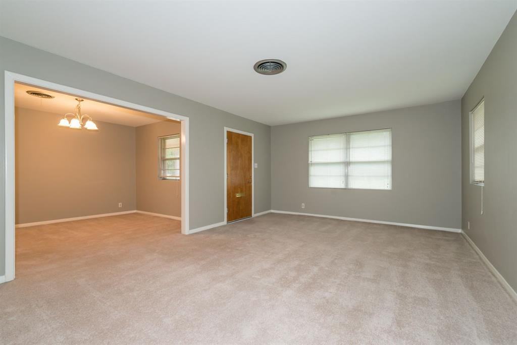 665 Wade St - Photo 3 of 22