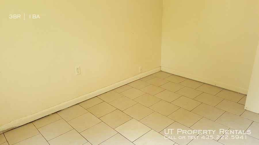 253 13th St - Photo 2 of 5