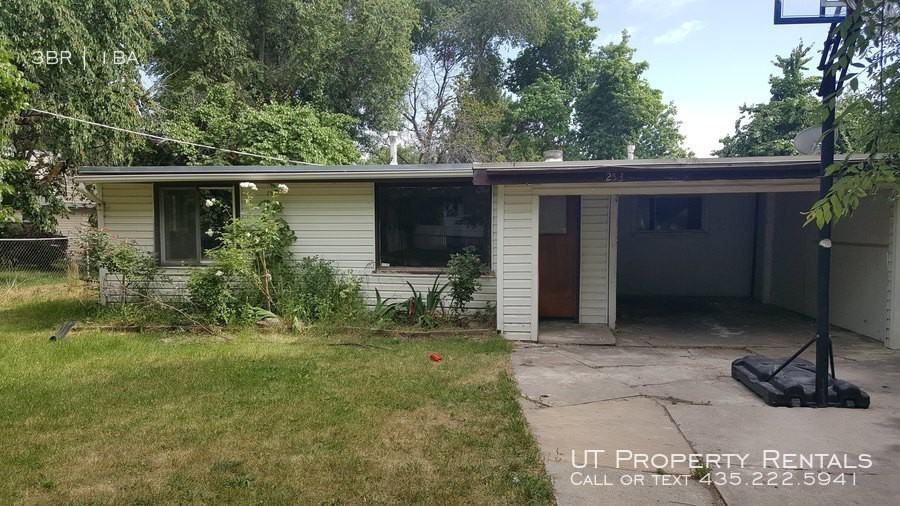 253 13th St - Photo 3 of 5