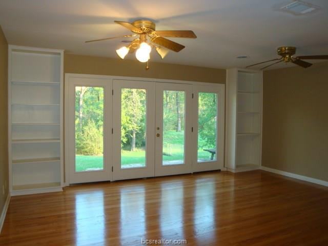 405 E Brookside Dr - Photo 2 of 21