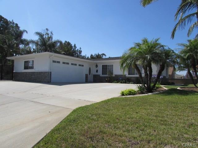 554 E Bonita Ave - Photo 2 of 19