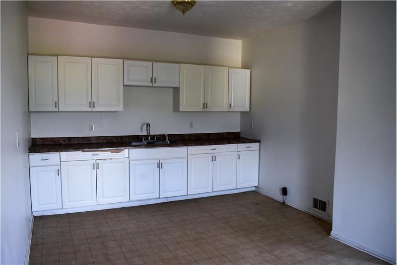 110 St Clair Ave - Photo 2 of 25