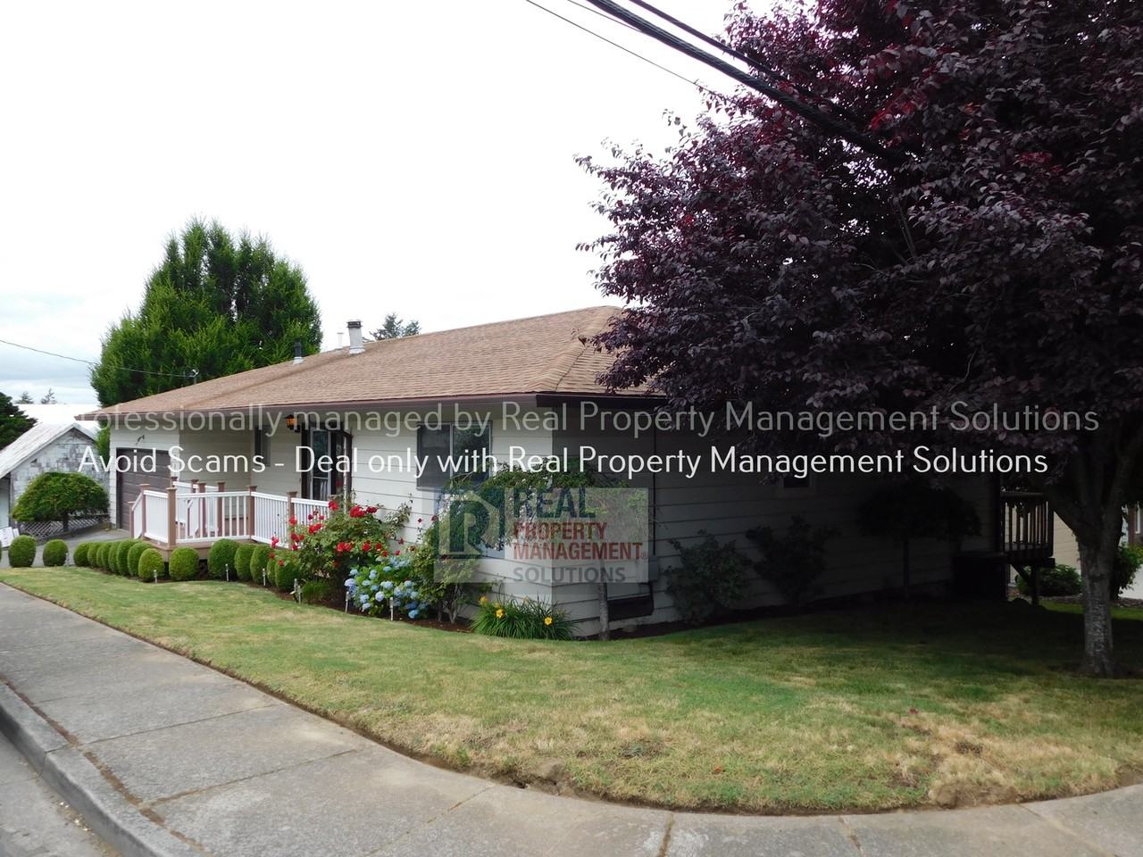 245 SE 5th St - Photo 3 of 47