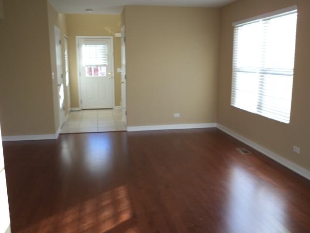 668 Ottawa Dr - Photo 2 of 12