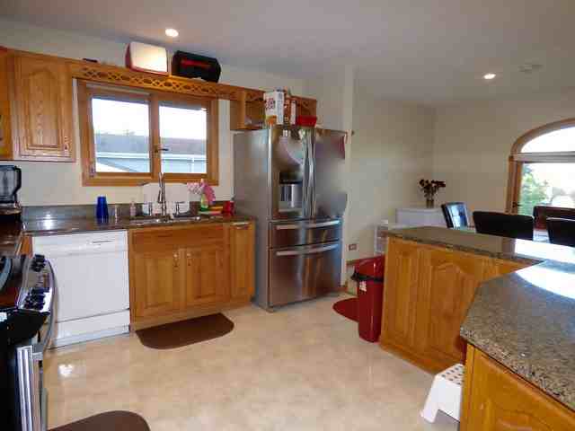 314 Plymouth Ln - Photo 2 of 17