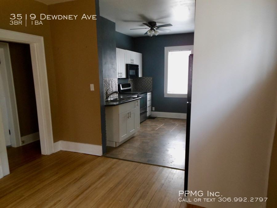3519 Dewdney Ave - Photo 2 of 6