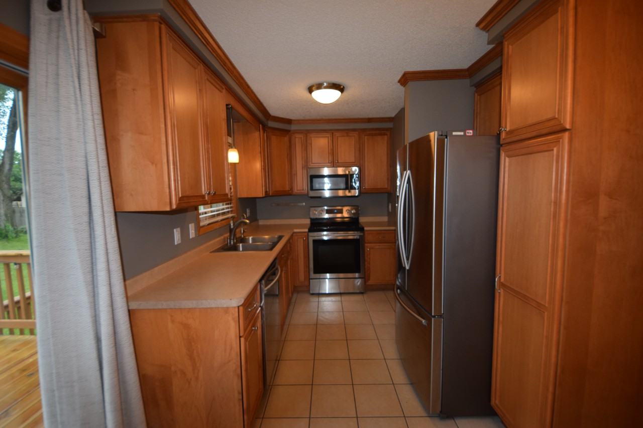 14625 Burnell Park Dr - Photo 2 of 26