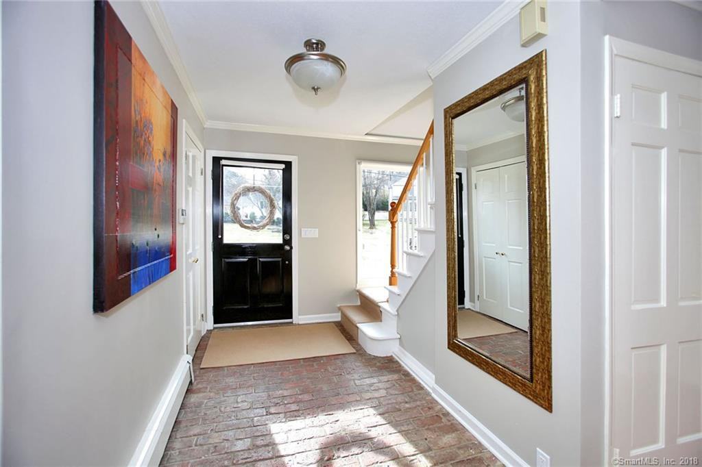 8 Pond Edge Rd - Photo 3 of 10