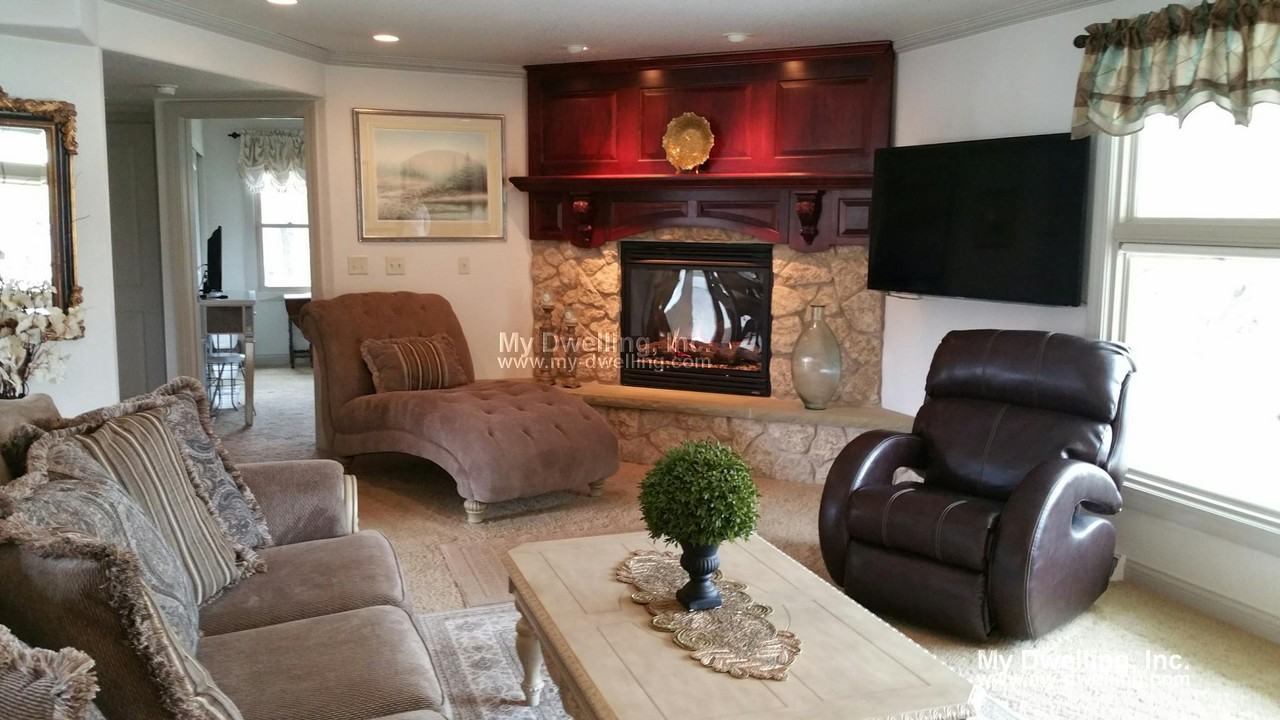 N28W26675 Miami Dr - Photo 3 of 8