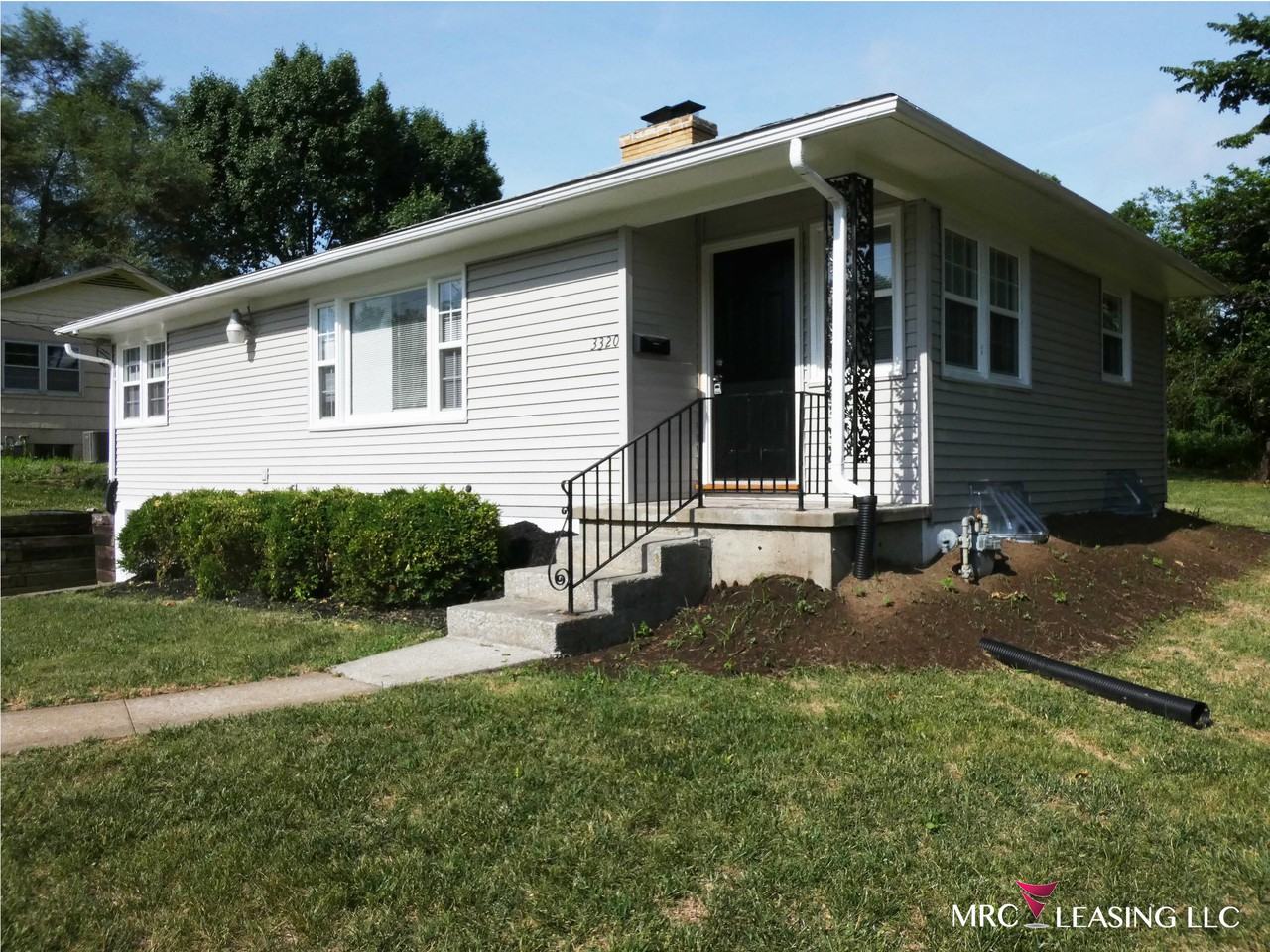 3320 South Sterling Avenue - Photo 2 of 19