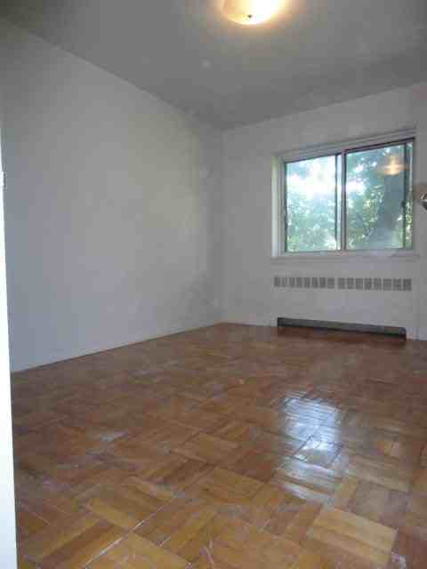 5055 Chemin de la CôteSaintLuc, Montréal, QC H3W 1Z4 1 Bedroom Apartment for 855/month Zumper