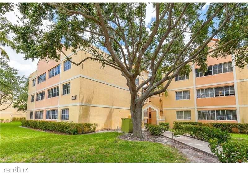 6175 NW 186th St - Photo 2 of 7