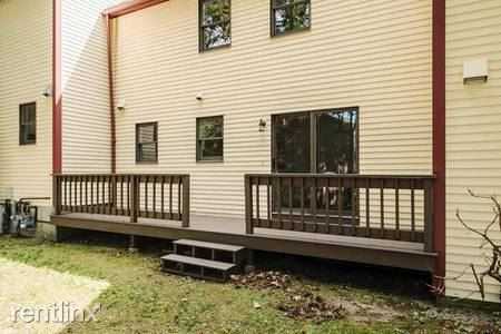 35 Cottage St - Photo 3 of 6