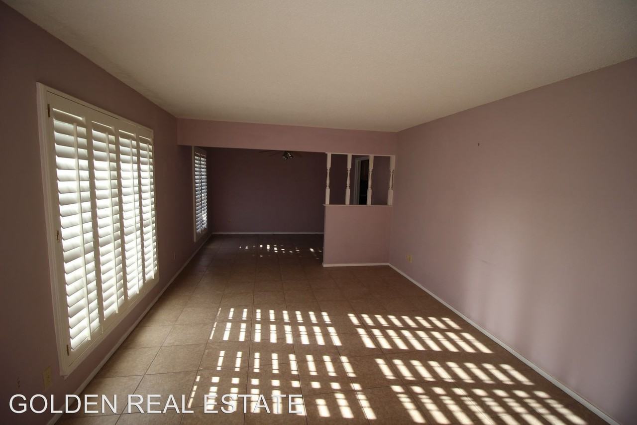 11004 Lakewood Ave - Photo 2 of 28