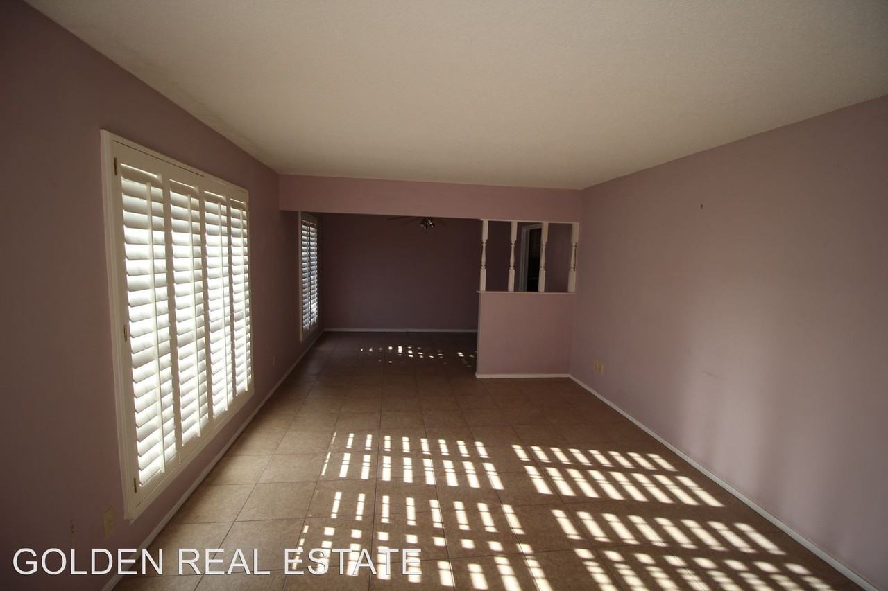 11004 Lakewood Ave - Photo 3 of 28