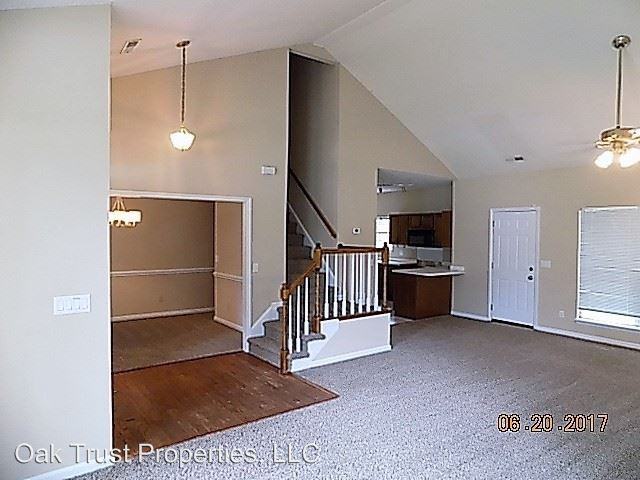 105 Mallory Dr - Photo 2 of 19