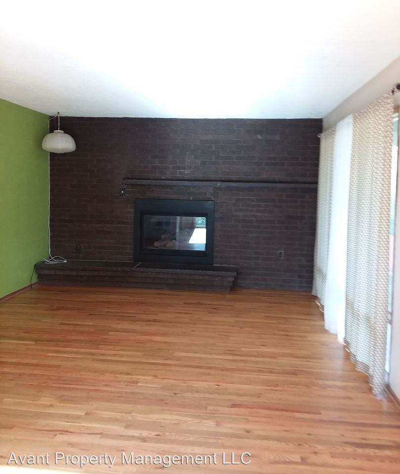 10521 SE Schiller St - Photo 2 of 11
