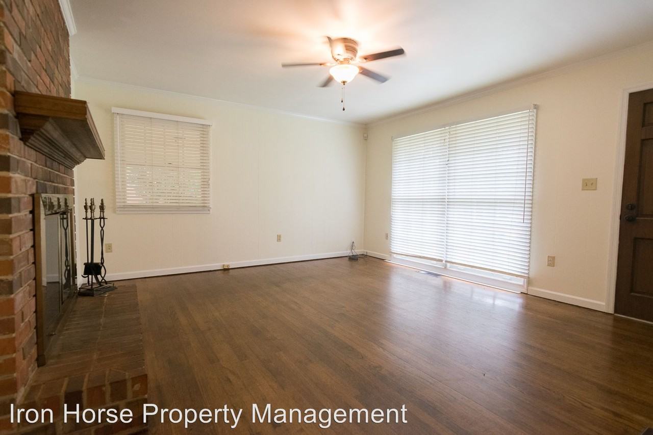 190 Brentwood Dr - Photo 2 of 15