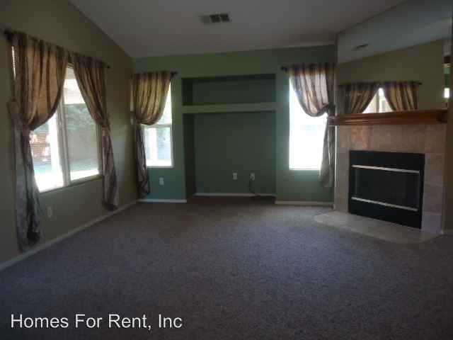 1300 Greenfield St - Photo 3 of 16