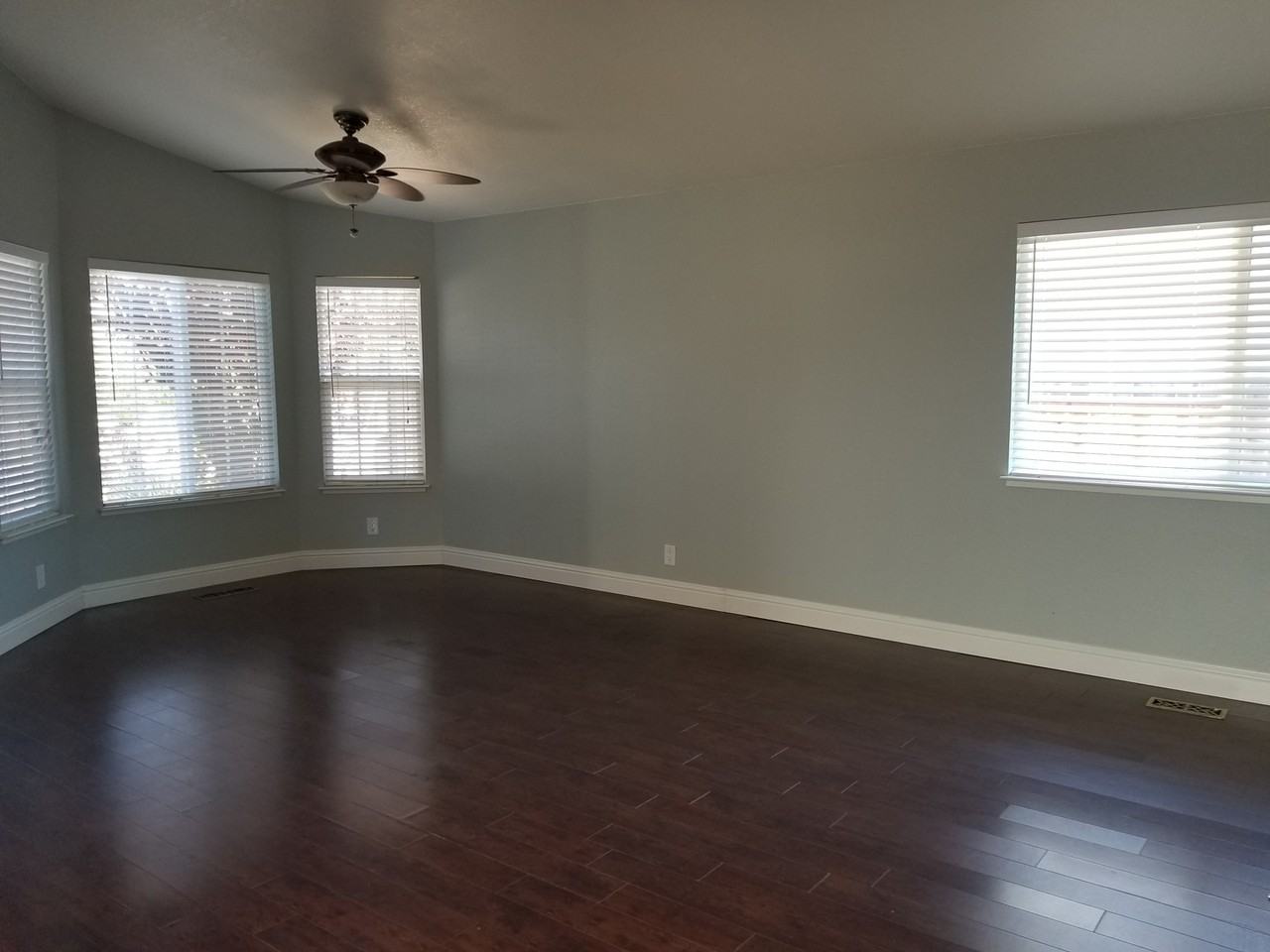 437 N Regatta Dr - Photo 2 of 4