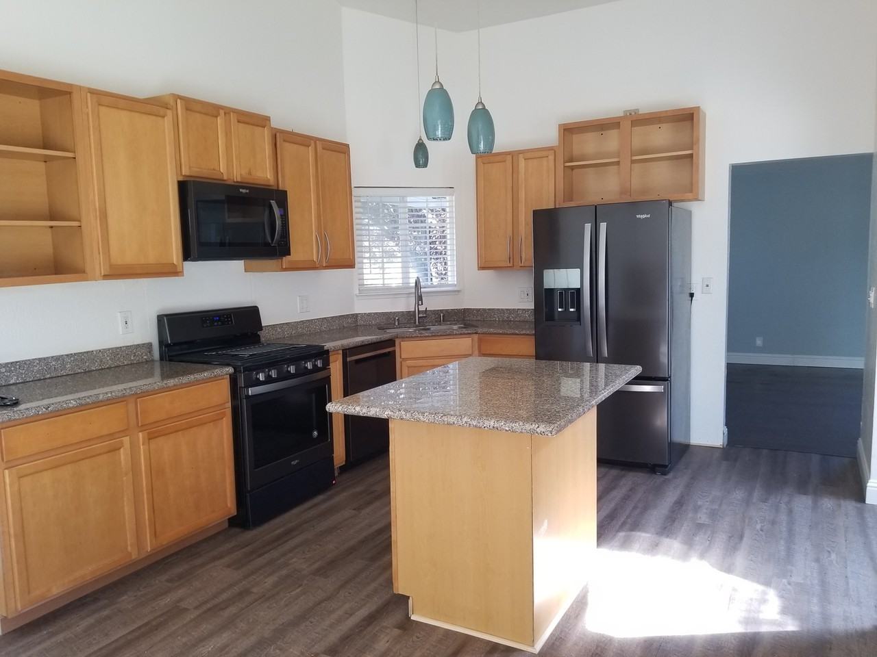 437 N Regatta Dr - Photo 3 of 4