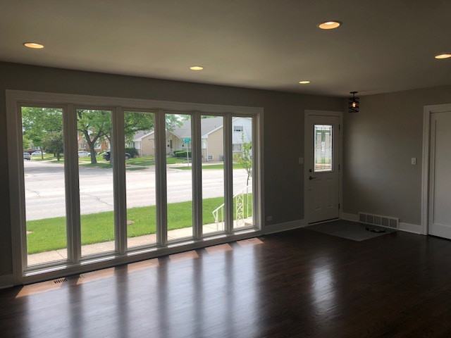 7202 W Greenleaf St - Photo 3 of 23