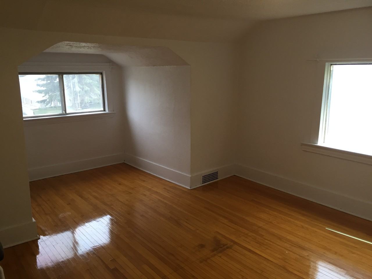 12731 130 St NW - Photo 3 of 16