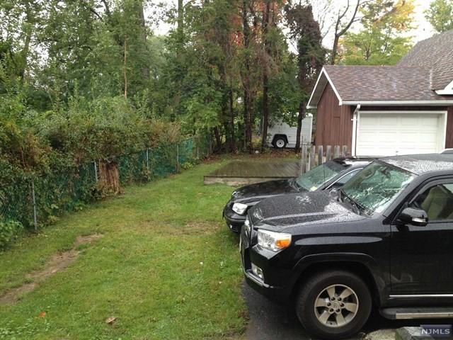 1 Cross Ave - Photo 3 of 18