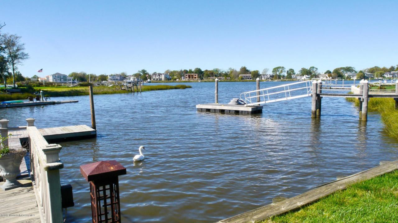 118 Hiawatha Ave - Photo 2 of 50