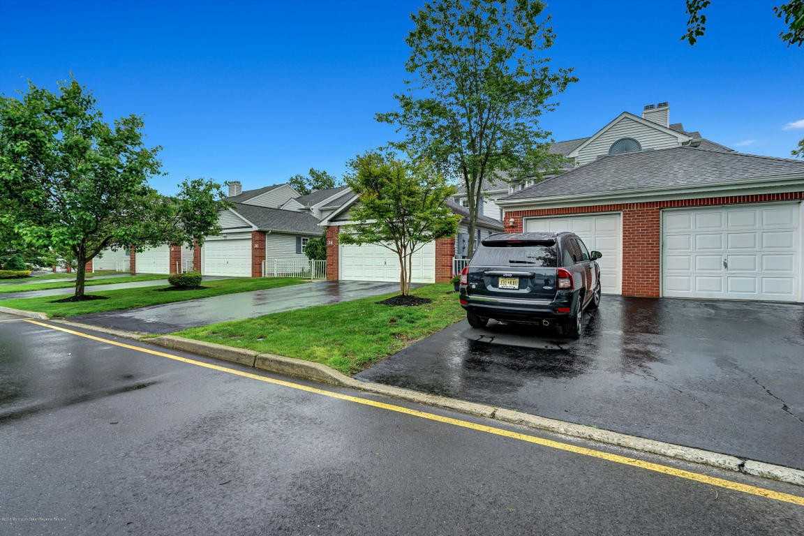 34 Mckinley Dr - Photo 2 of 42