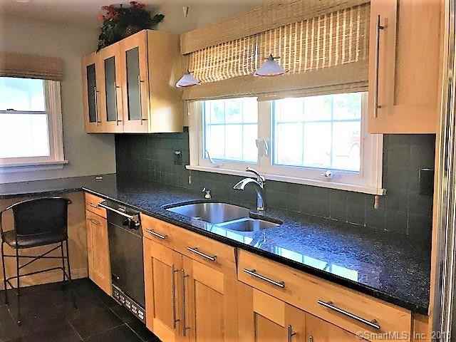 820 Hollyhock Ln - Photo 2 of 18