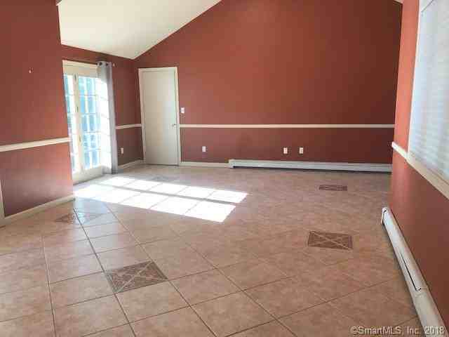 820 Hollyhock Ln - Photo 3 of 18