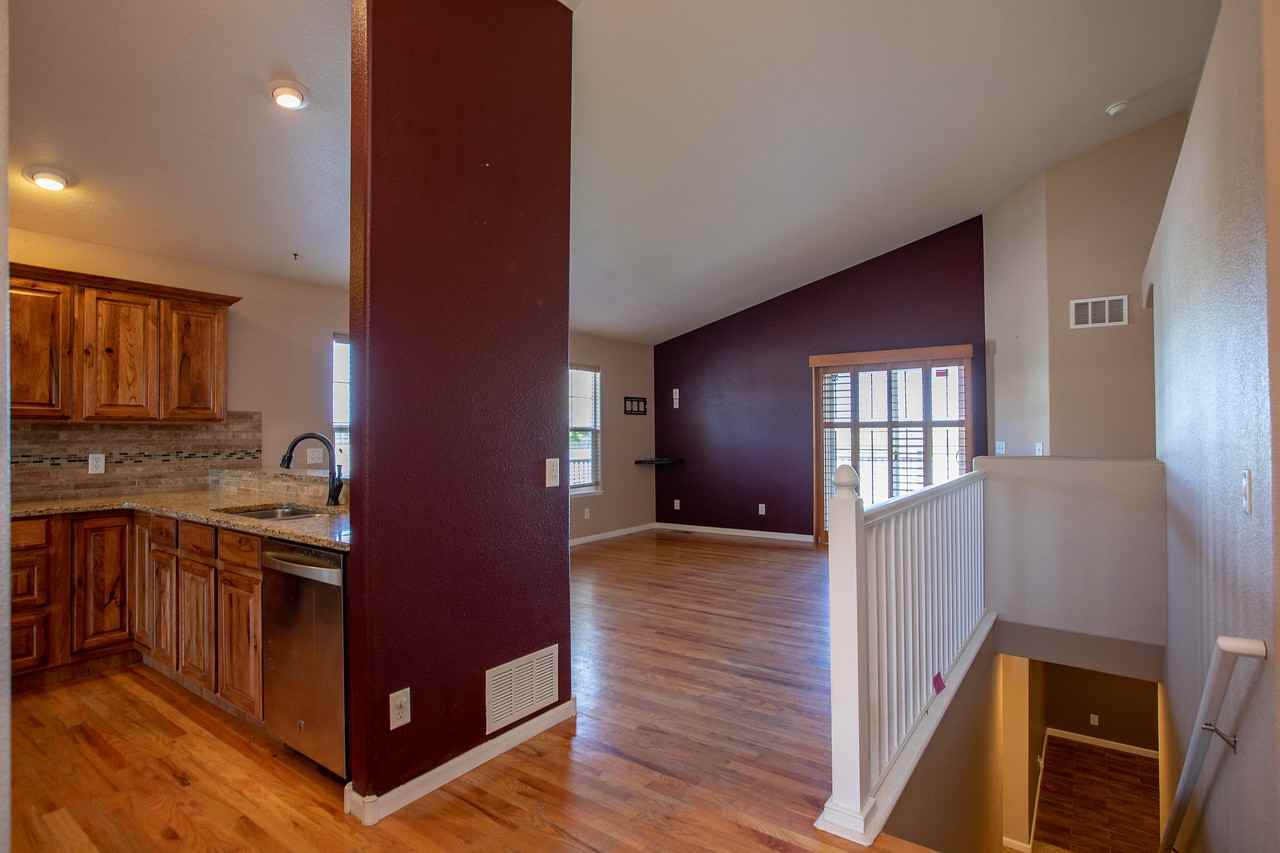 1076 Fairfield Avenue - Photo 3 of 37