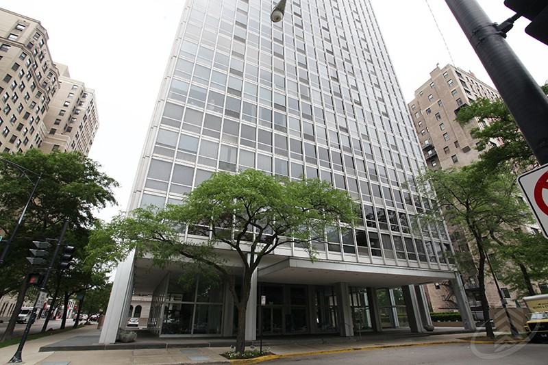 2400 North Lakeview Avenue ###810