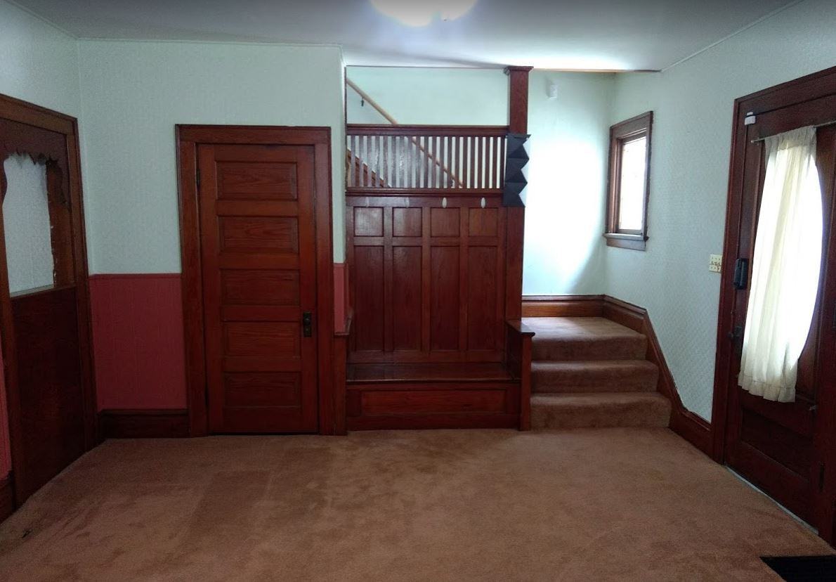 409 17th Street Southeast - Photo 2 of 10