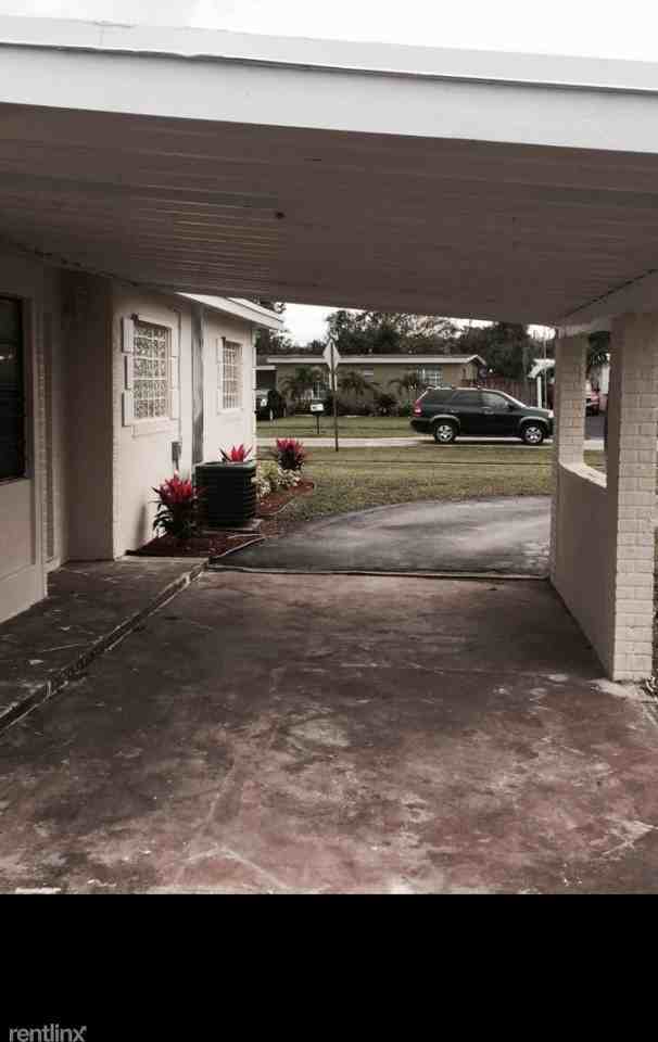 1889 N Congress Ave - Photo 3 of 7