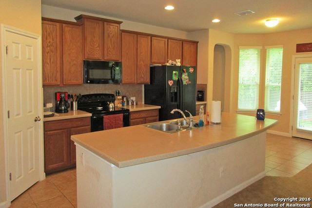 1002 Magellan - Photo 3 of 10
