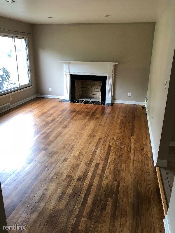 106 S Pershing Ave - Photo 2 of 10