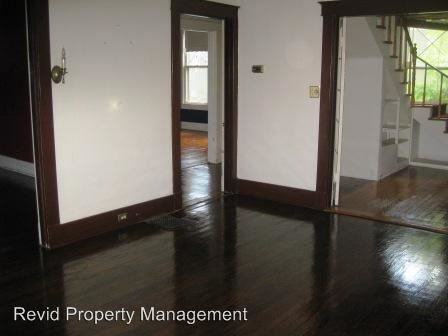 1960 Court Ave - Photo 3 of 3