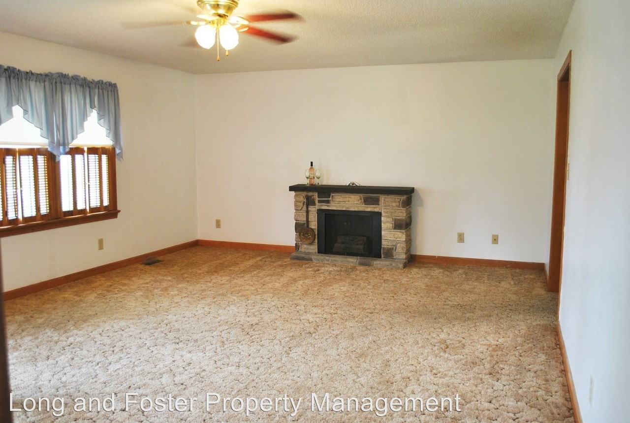 127 Nancy Dr - Photo 2 of 8