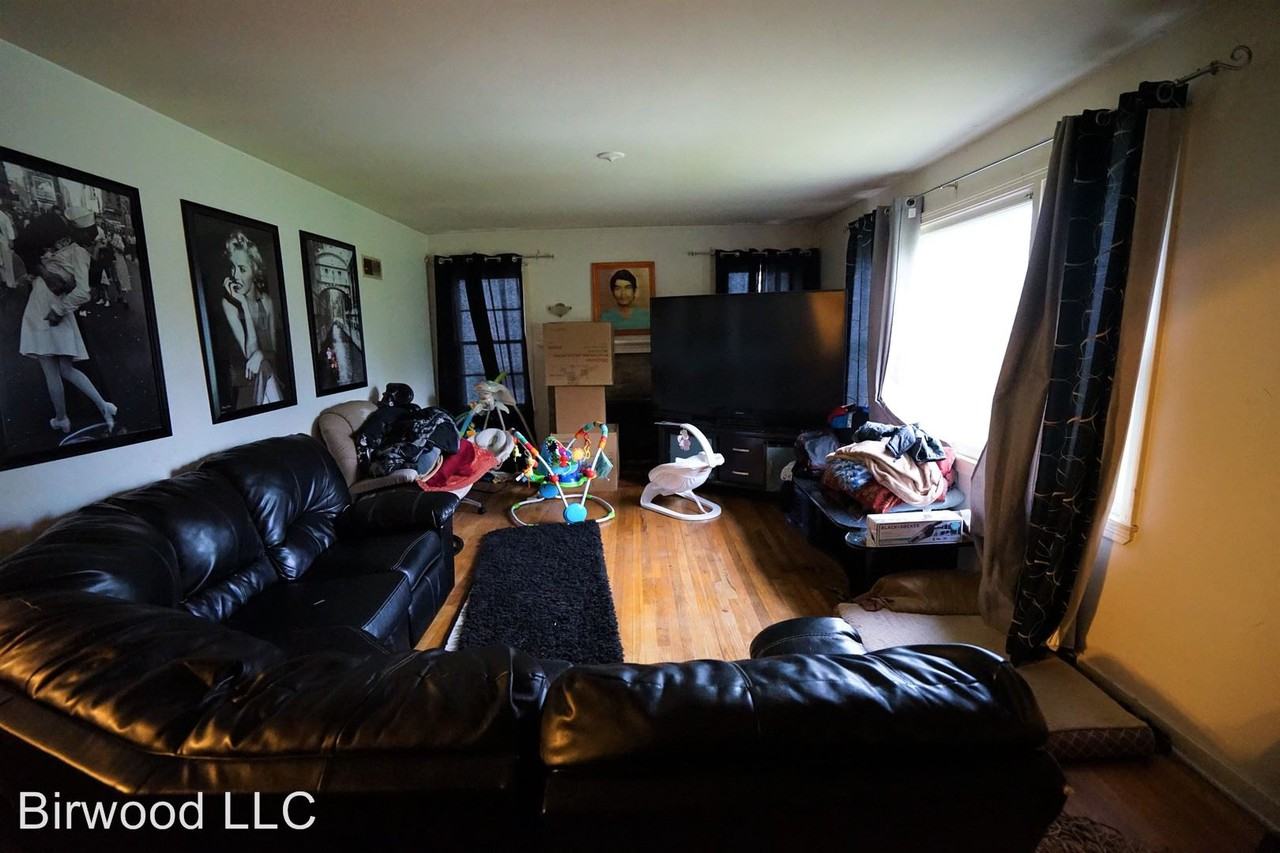 1514 Mendota St - Photo 3 of 19