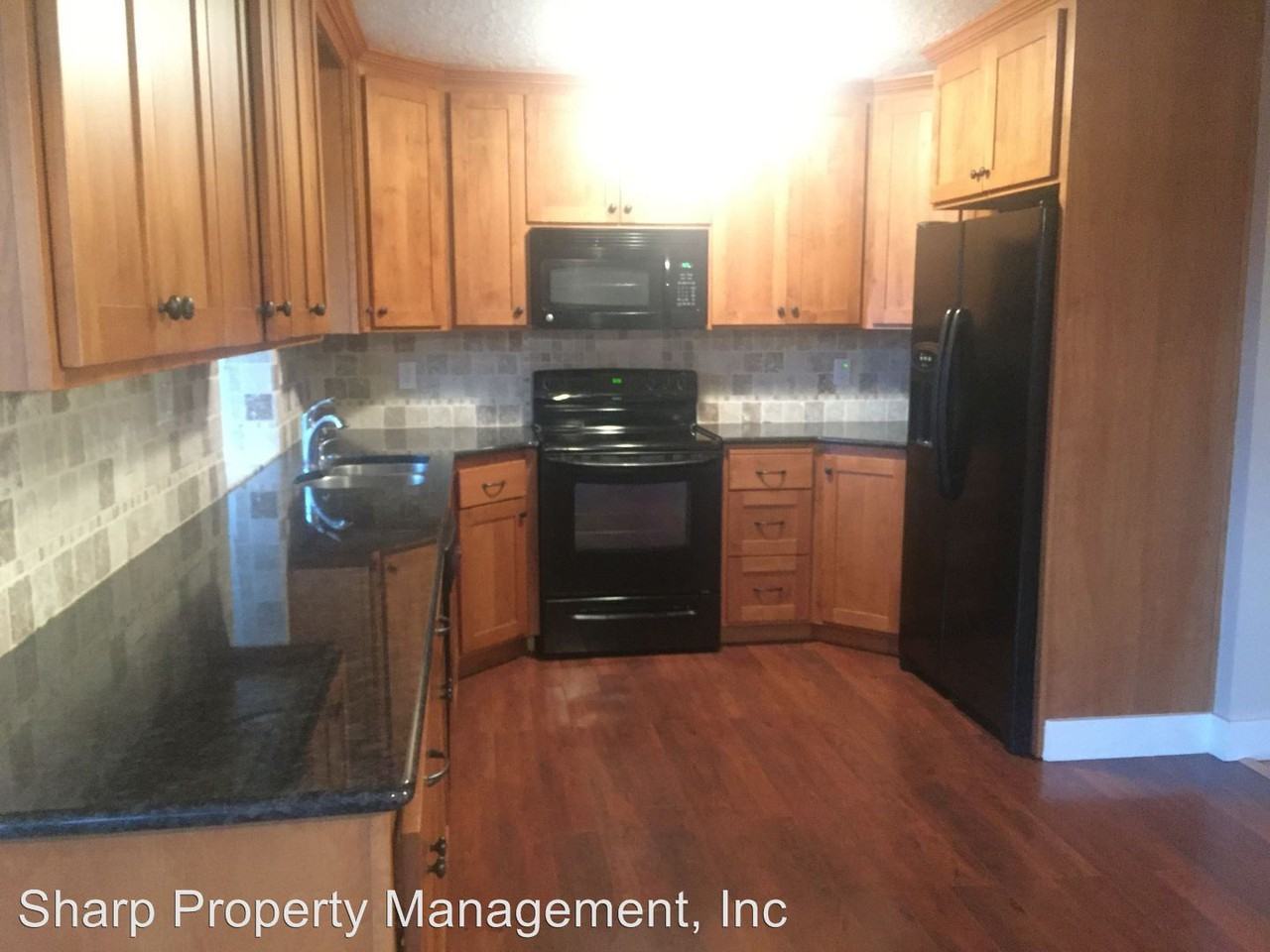 180 Beacon Hill Dr - Photo 3 of 13