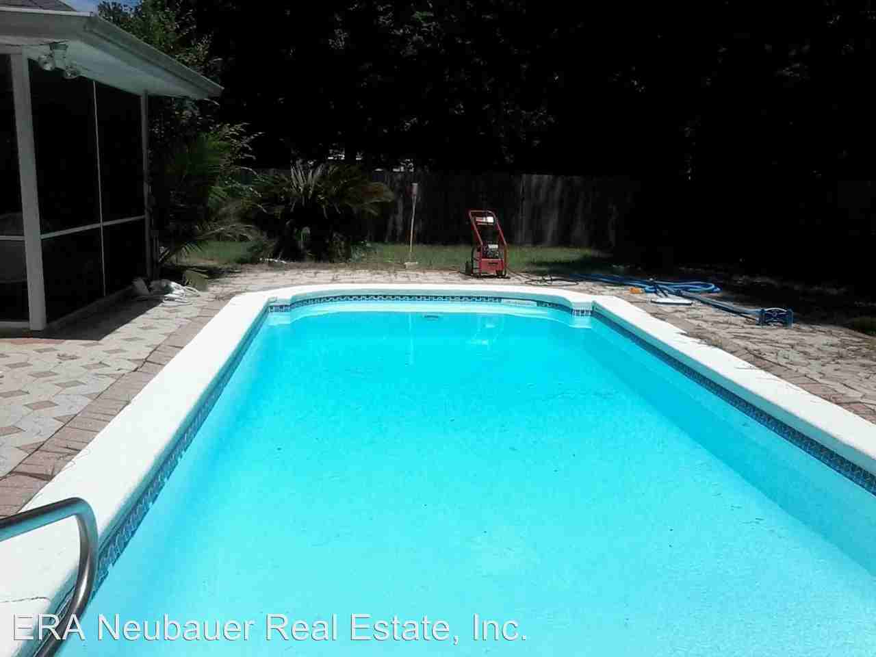 2606 Pembroke Ln - Photo 2 of 12