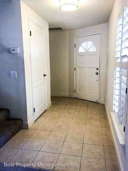 1102 Claycomb Ct - Photo 3 of 29