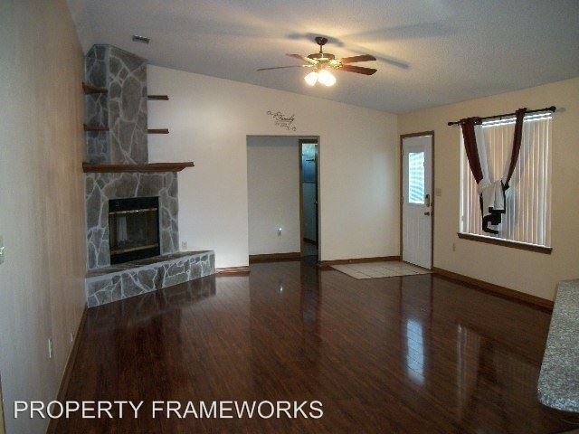 1064 Northview Dr - Photo 2 of 14